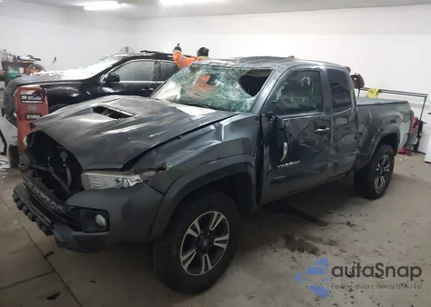 2018 Toyota Tacoma Trd Sport z USA, uszkodzony, nr VIN 5TFSZ5AN9JX150302